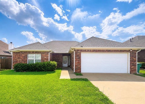 Photo of 4812 Indio Lane, Sherman, TX 75092 (MLS # 21329056)