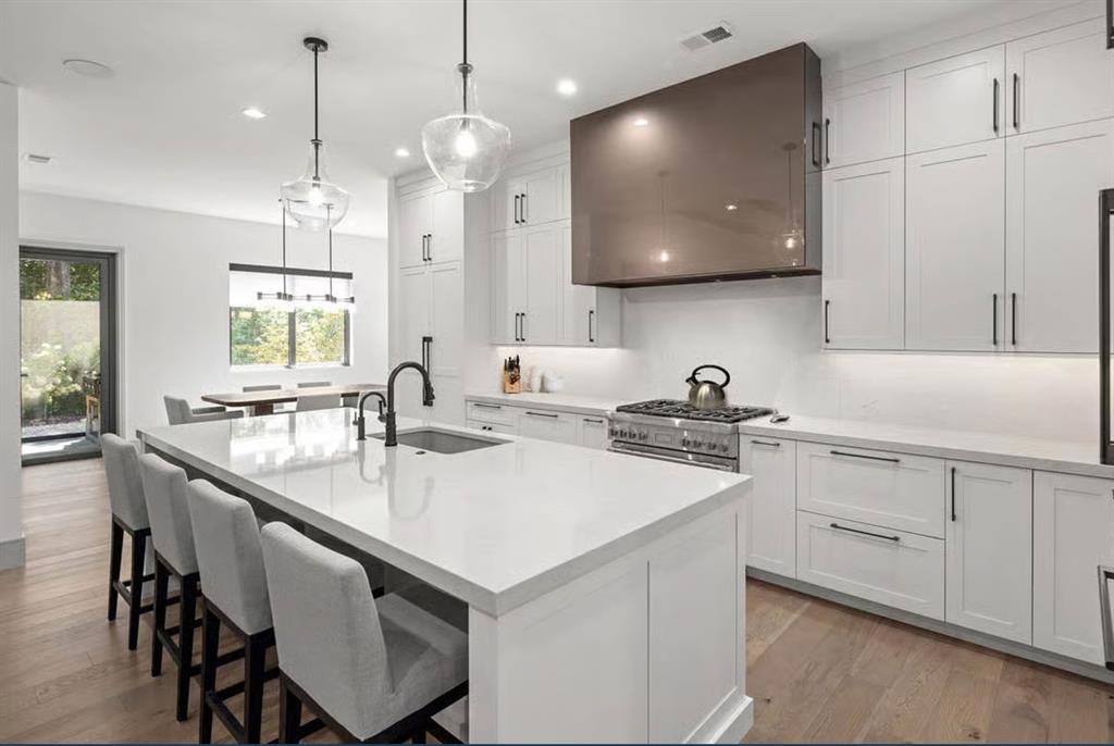 1040 Cedar Hill Drive