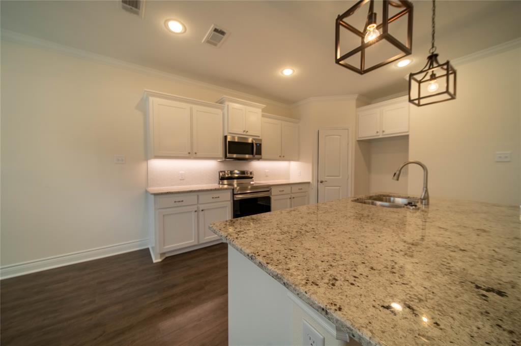 Ellis Place - Residential Lease