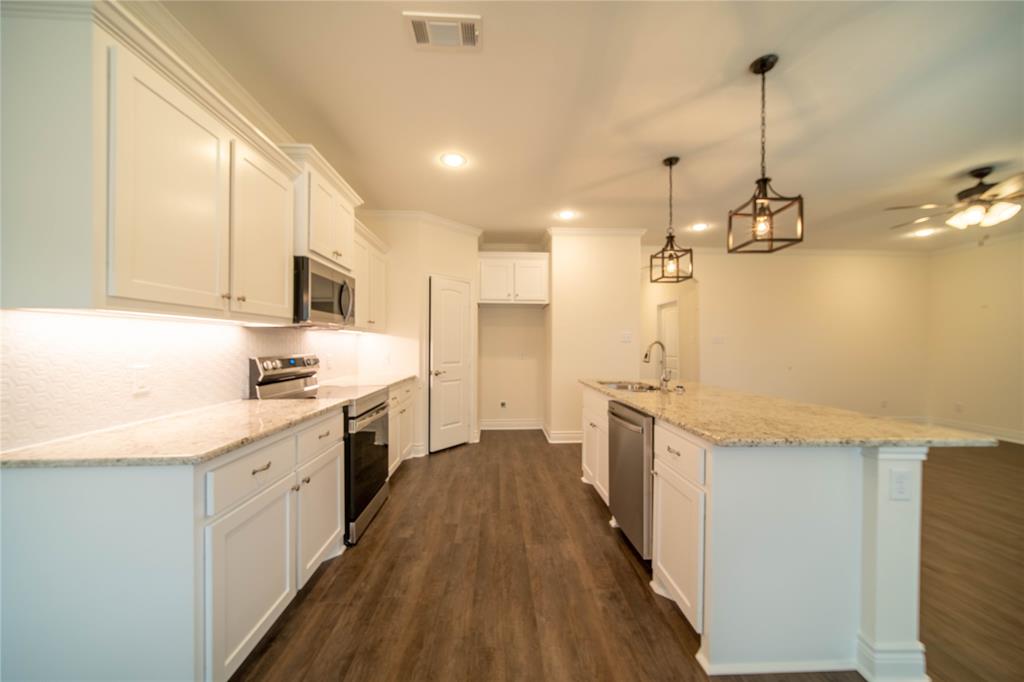 Ellis Place - Residential Lease