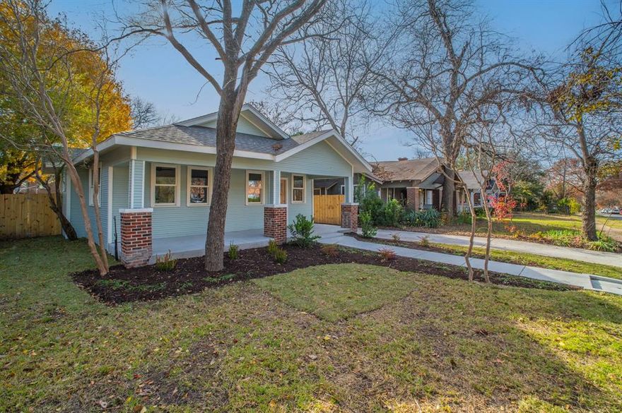 A classic Junius Heights Craftsman with the rare bonus of a fully separate guest suite.

This beautifully updated 1918 bungalow blends historic East Dallas charm with modern livability — wide-plank flooring, an open living space, and a large kitchen island that anchors the heart of the home.

What truly sets this home apart is the private guest suite with its own bath and wet bar, ideal for visiting family, a home office, long-term guests, or potential rental income.

Outside, the 50×150 lot with mature trees and welcoming front porch captures the timeless feel that makes Junius Heights one of Dallas’ most beloved historic neighborhoods.

Located just minutes from Lower Greenville, White Rock Lake, and downtown, this home offers the character buyers love with the flexibility modern living demands.

Owner offering $4,000 toward closing or appliances.
