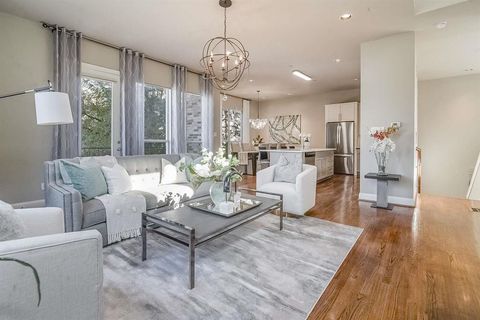 Photo of 1333 Saint Joseph Street #16, Dallas, TX 75204 (MLS # 21095056)