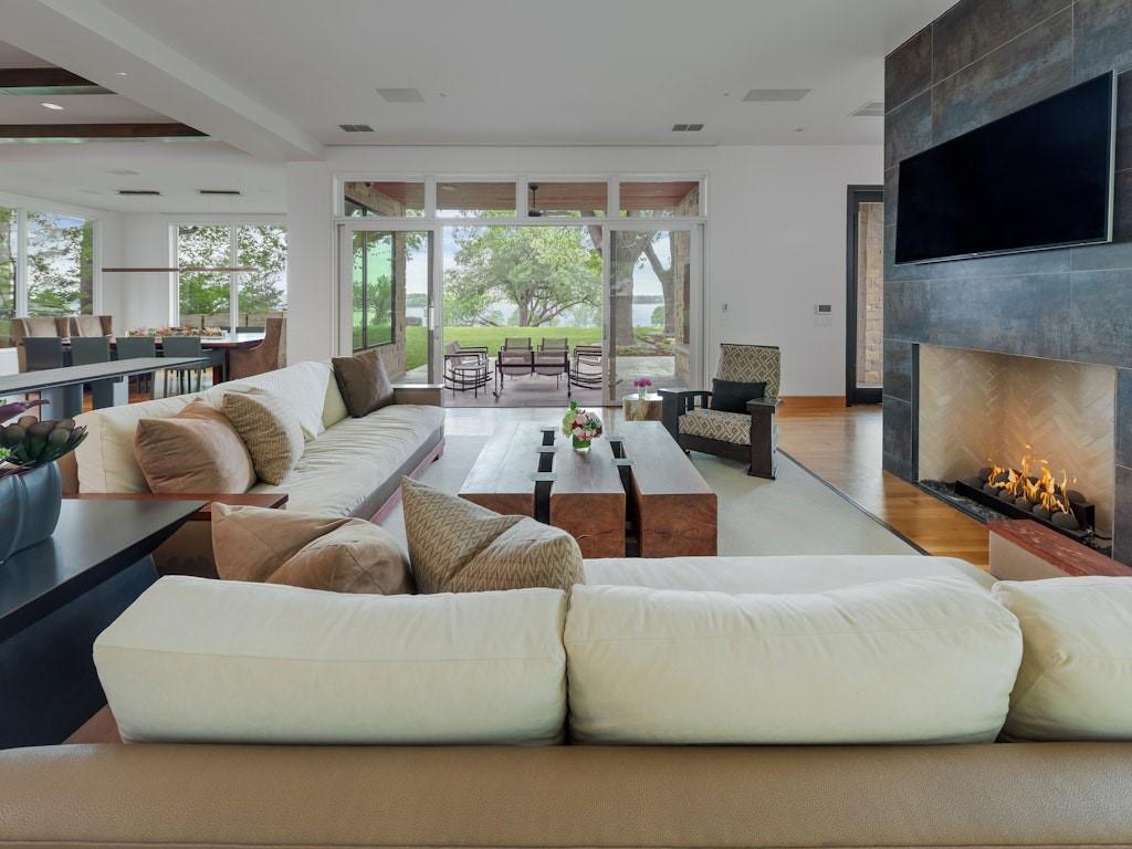 Lake Hlnds Add - Residential