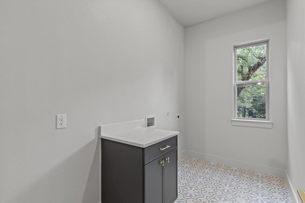 Lewisville Waters Edge II Condominium - Residential