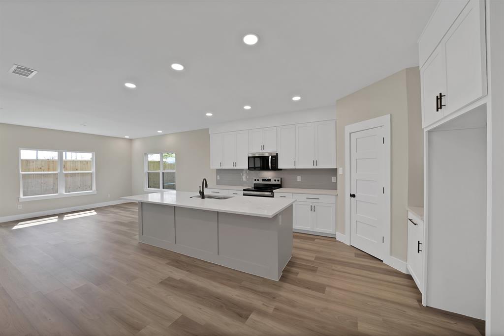 Garza Lake Estates - Residential