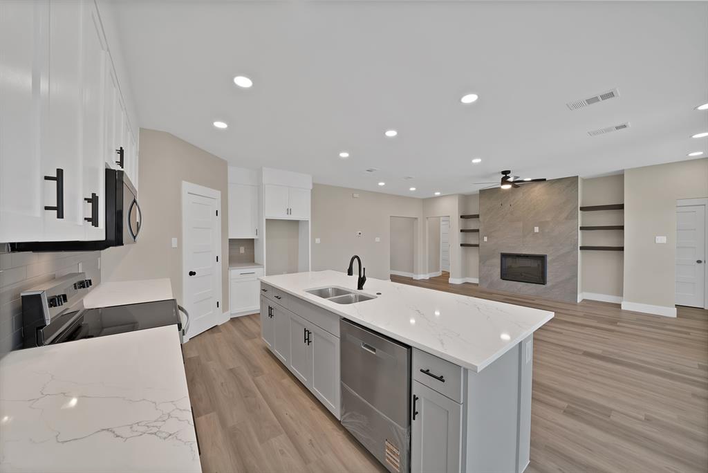 Garza Lake Estates - Residential