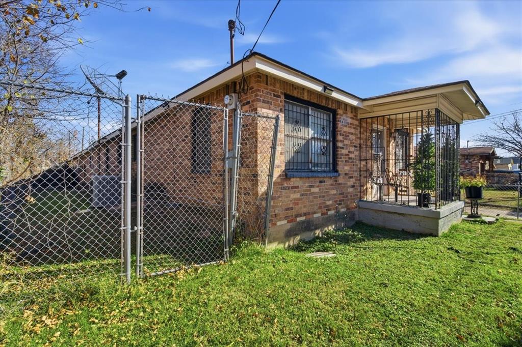 3418 Chihuahua Avenue