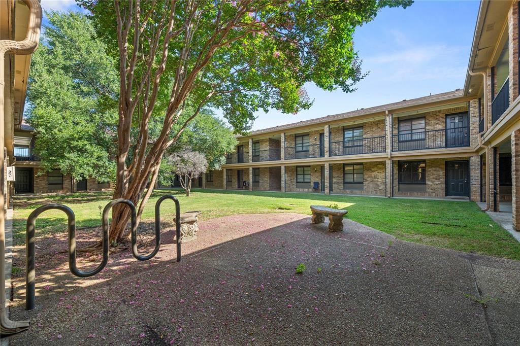1214 Baylor Avenue 111