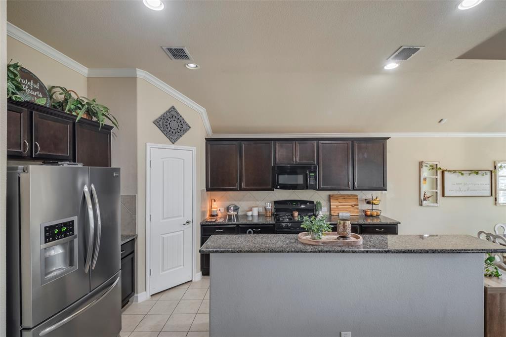 Burleson, Texas 76028, United States, 4 Bedrooms Bedrooms, ,2 BathroomsBathrooms,Residential,Pending,20770