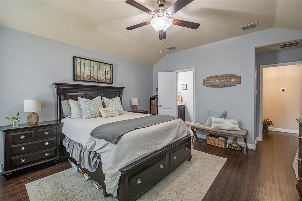 Burleson, Texas 76028, United States, 4 Bedrooms Bedrooms, ,2 BathroomsBathrooms,Residential,Pending,20770