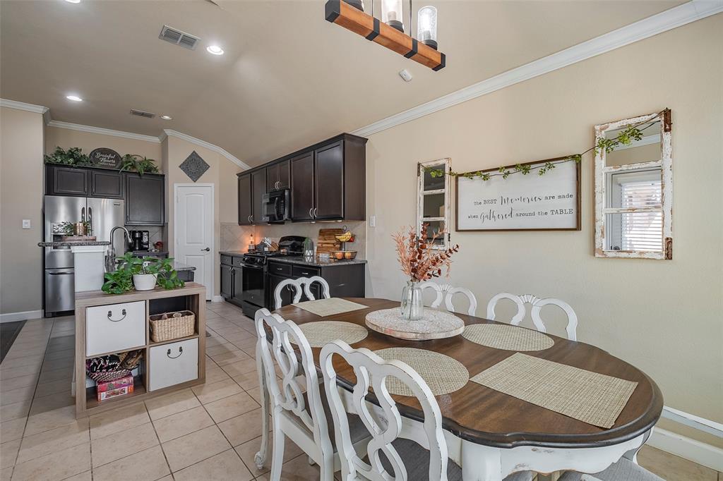 Burleson, Texas 76028, United States, 4 Bedrooms Bedrooms, ,2 BathroomsBathrooms,Residential,Pending,20770