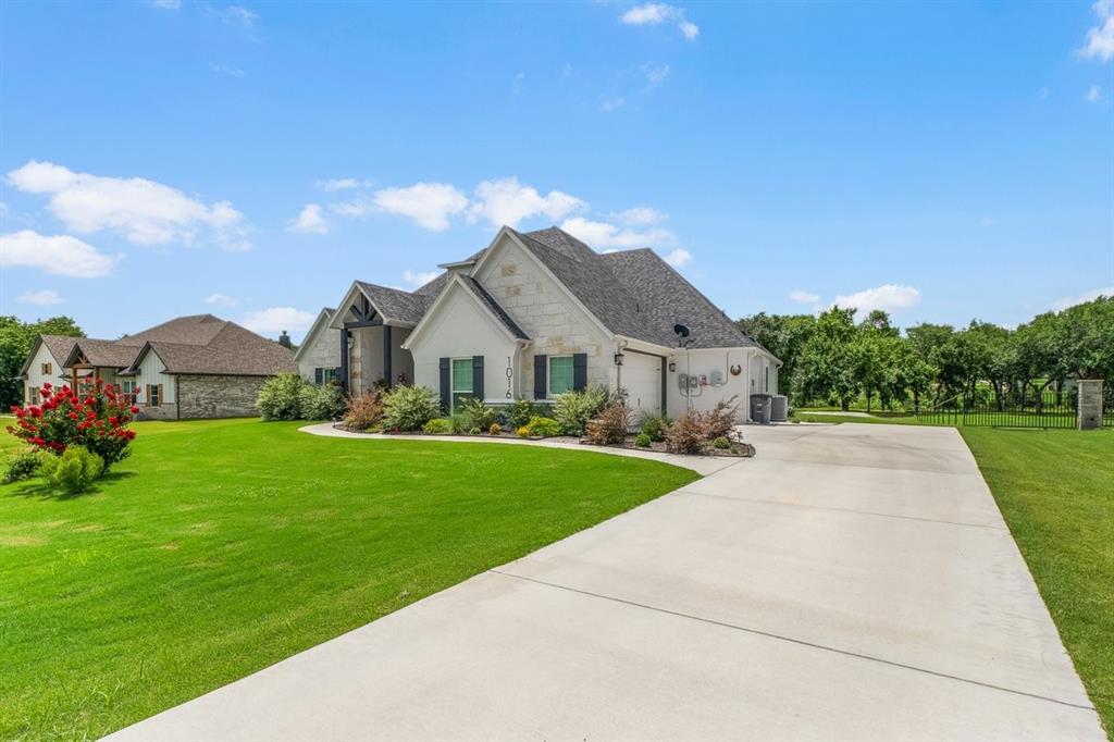1016 Hennesay Park
