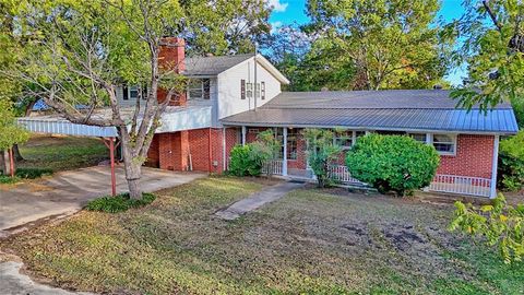 500 E Williams Street Saint Jo TX 76265