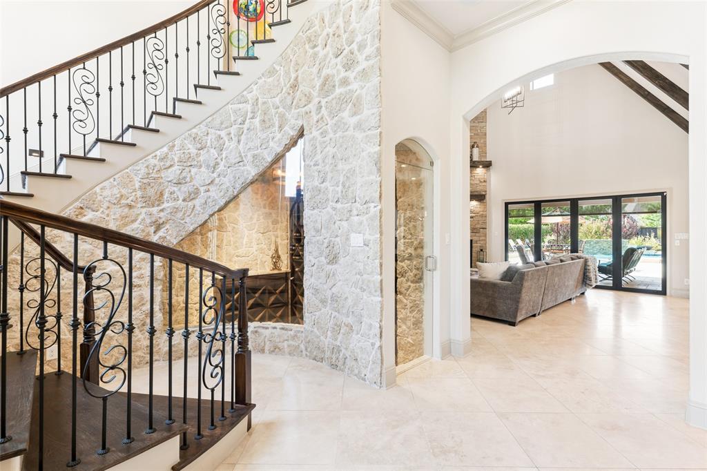809 Lyndsey Way