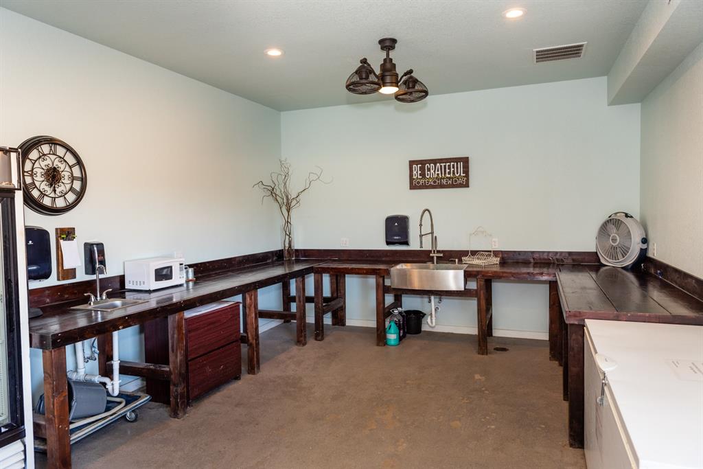 A1253 P PRICE, ACRES 14.896 - Commercial Sale