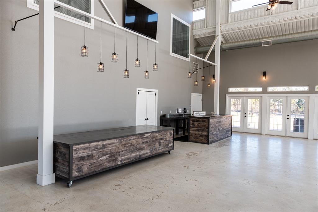 A1253 P PRICE, ACRES 14.896 - Commercial Sale