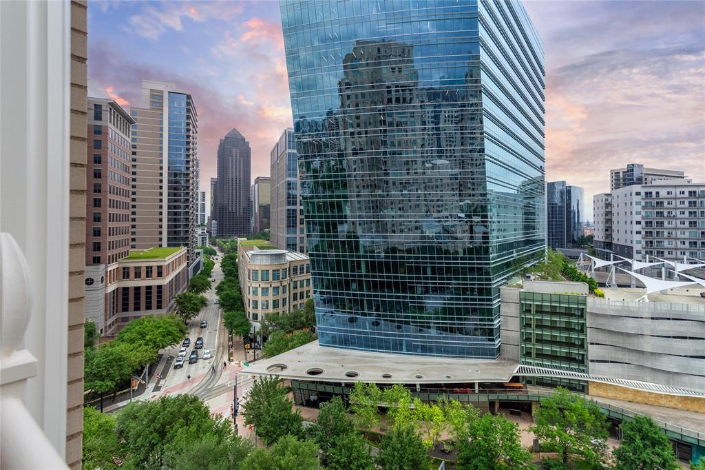 2525 N PEARL Street 1004