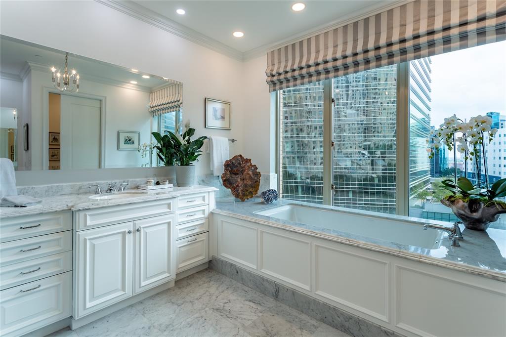 Ritz-Carlton Residences 1 - Residential