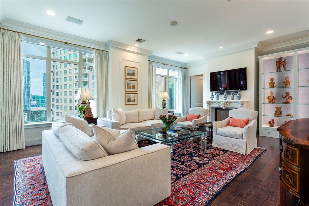 Ritz-Carlton Residences 1 - Residential