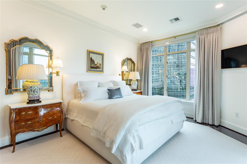Ritz-Carlton Residences 1 - Residential