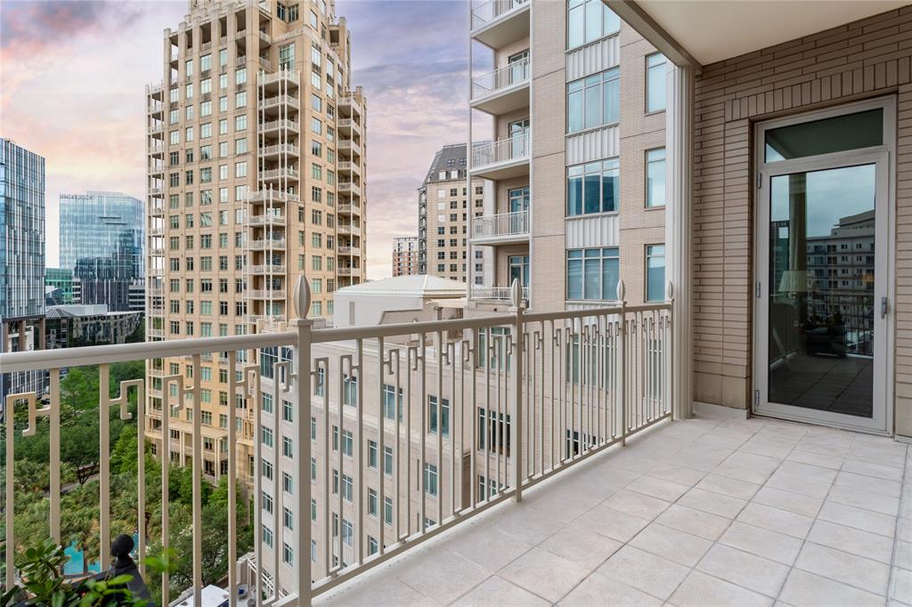 Ritz-Carlton Residences 1 - Residential
