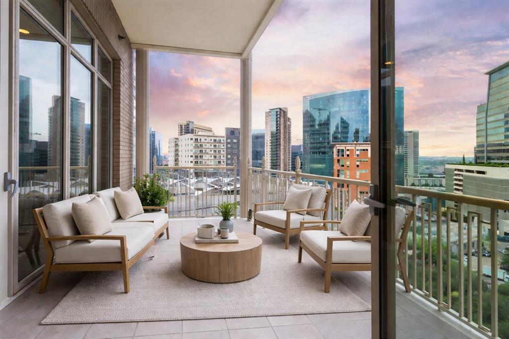 2525 N PEARL Street 1004