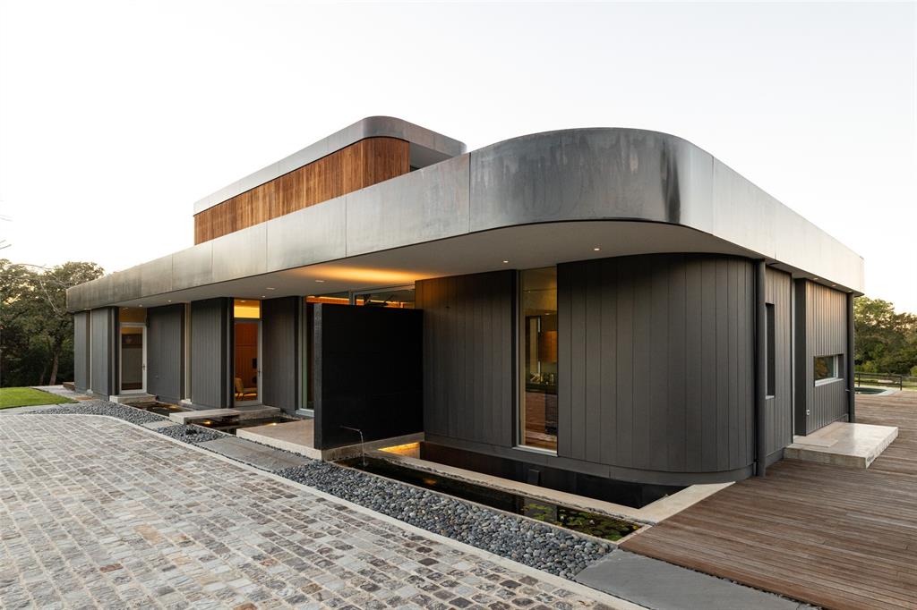 2900 W Kimball Avenue