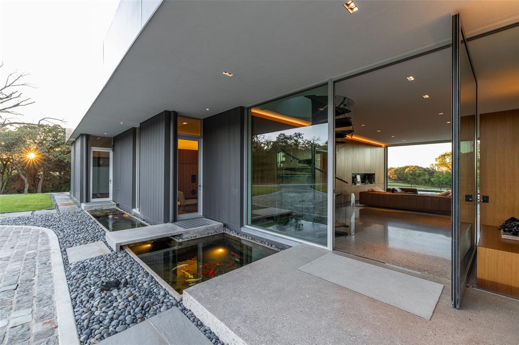 2900 W Kimball Avenue