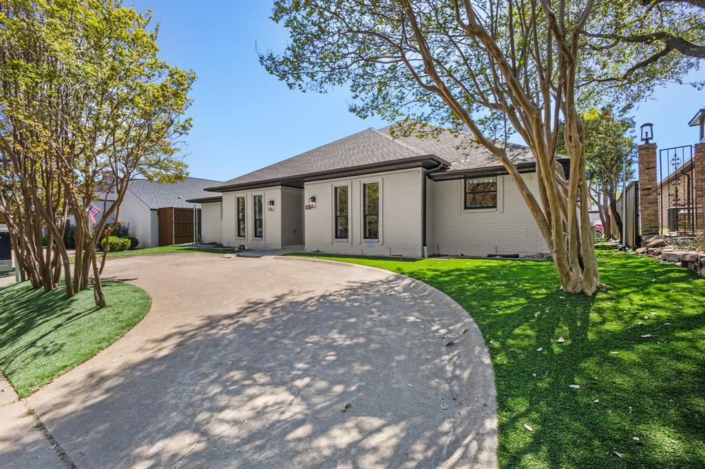 6918 Woodland Drive