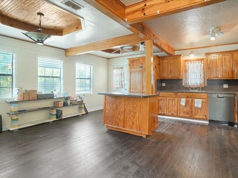 Moss Lake Estate - Residential