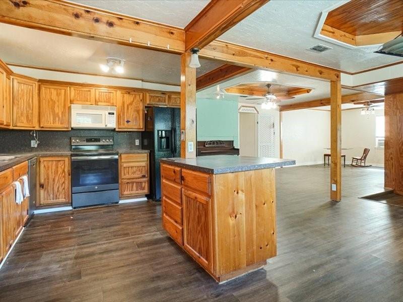 Moss Lake Estate - Residential