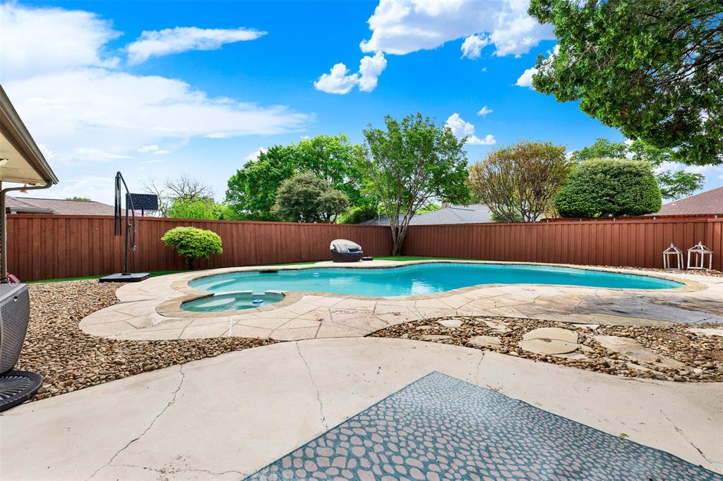 2804 Meadowbrook Drive