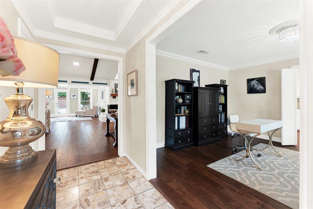 2804 Meadowbrook Drive