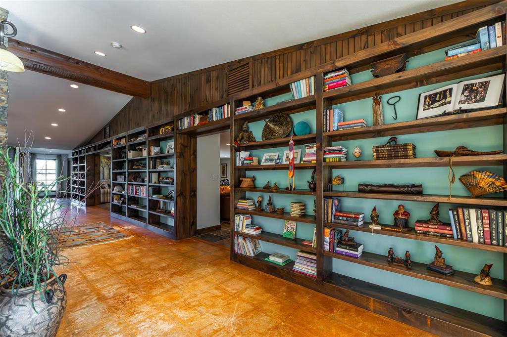 104 Private Road 216