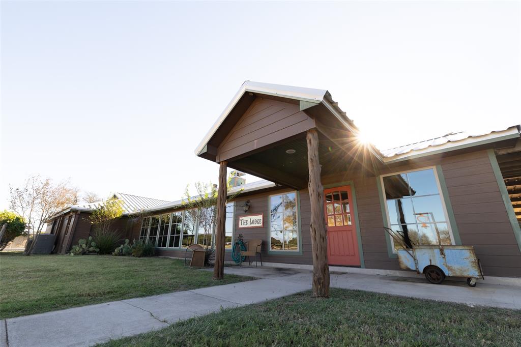 104 Private Road 216