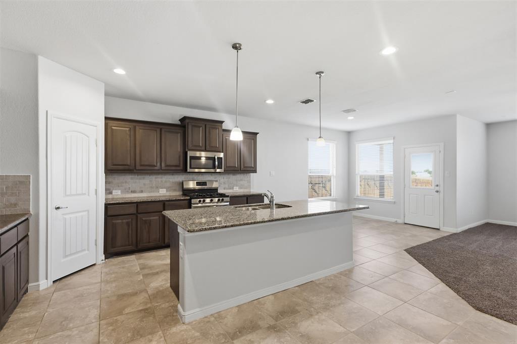 9925 Wynndel Trail