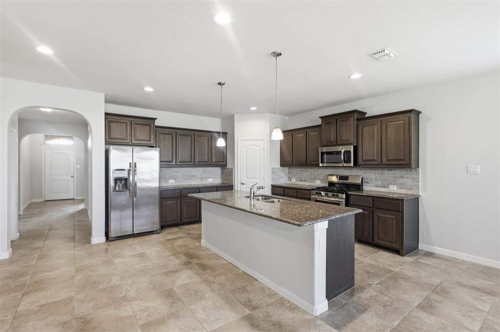 9925 Wynndel Trail