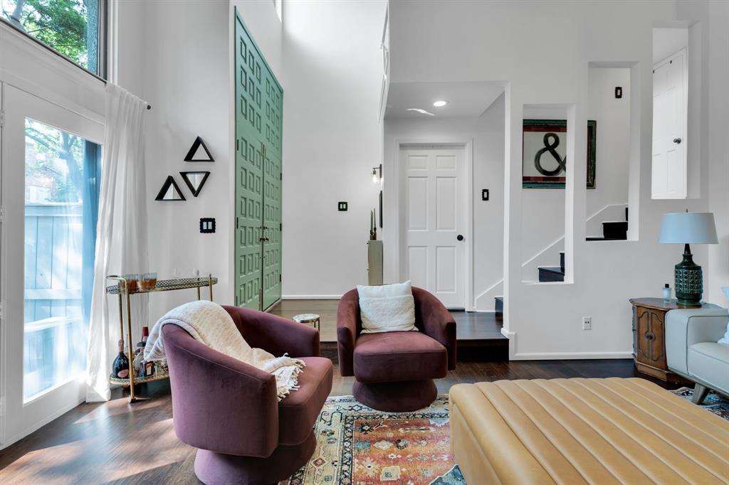 4310 Bowser Avenue 105