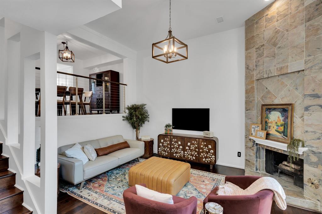4310 Bowser Avenue 105