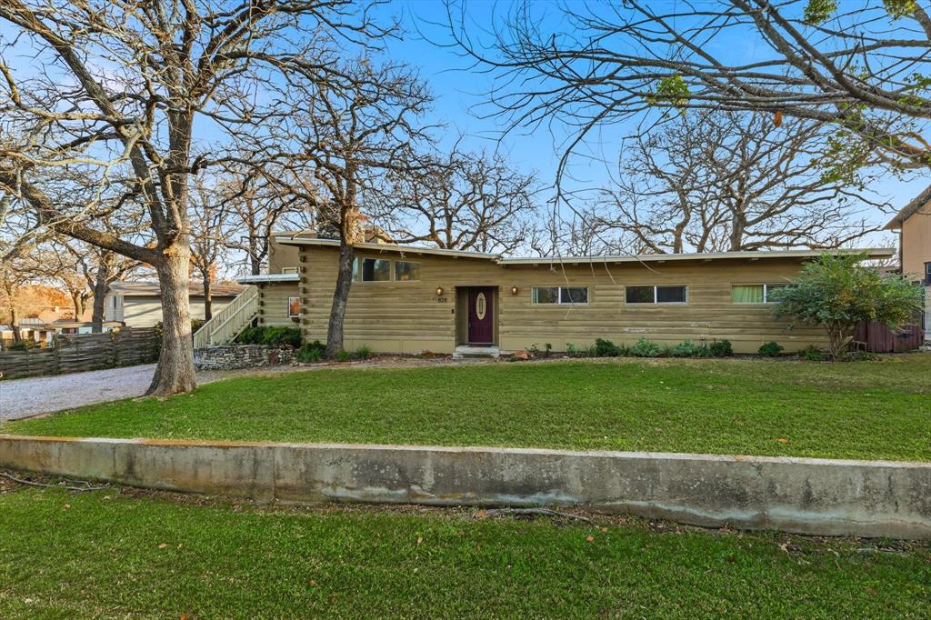 828 Highland Village Road