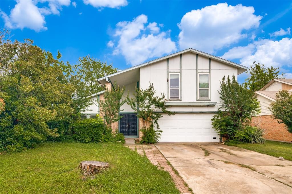 Photo of 1101 Via Del Rey, Mesquite, TX 75150 (MLS # 21246805)