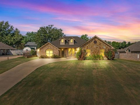 A home in Lindale