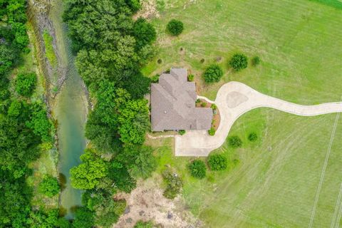 A home in Glen Rose