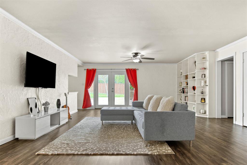 824 Sherbrook Drive