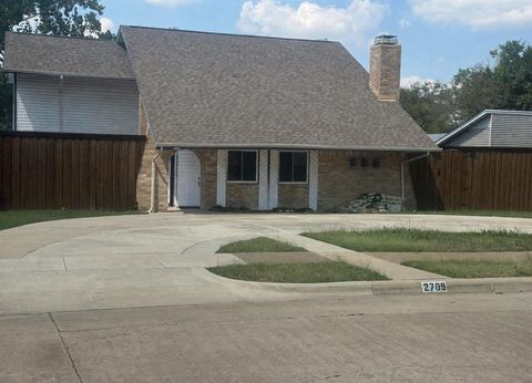 Photo of 2709 Peppertree Place, Plano, TX 75074 (MLS # 21225591)