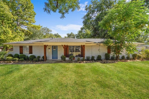 Photo of 300 E Pecan Street, Aubrey, TX 76227 (MLS # 21374324)