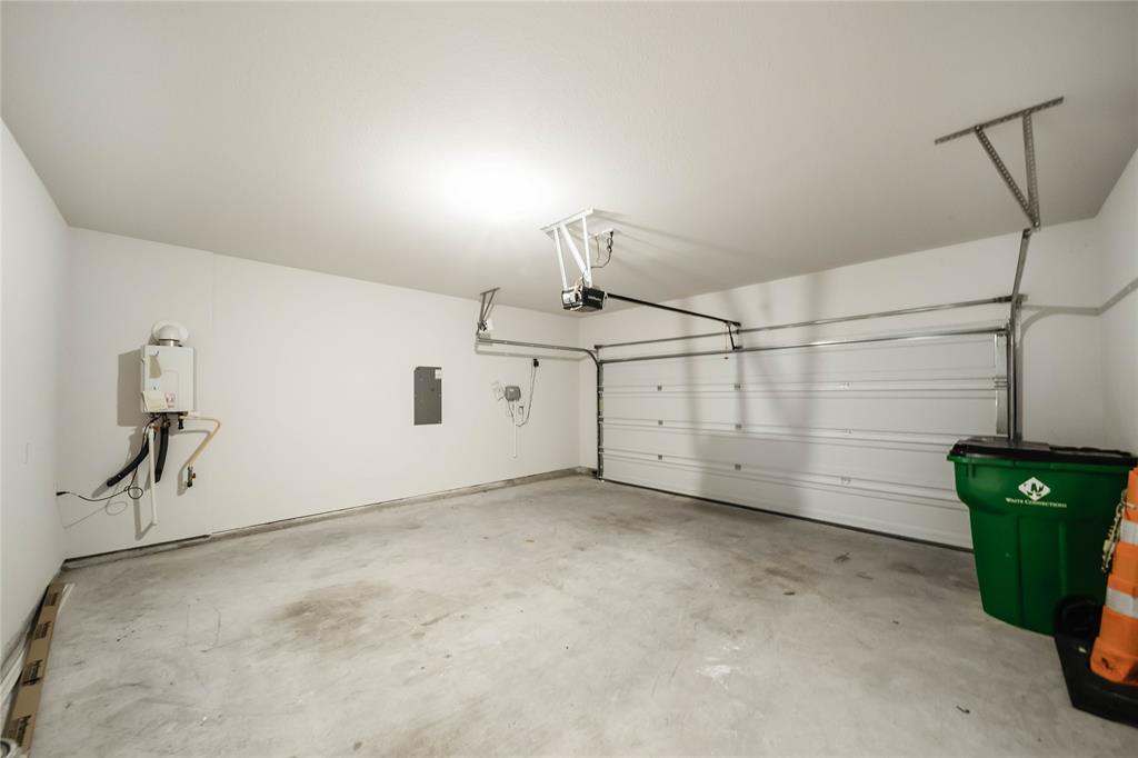 Weston Ridge Ph I - Residential Lease