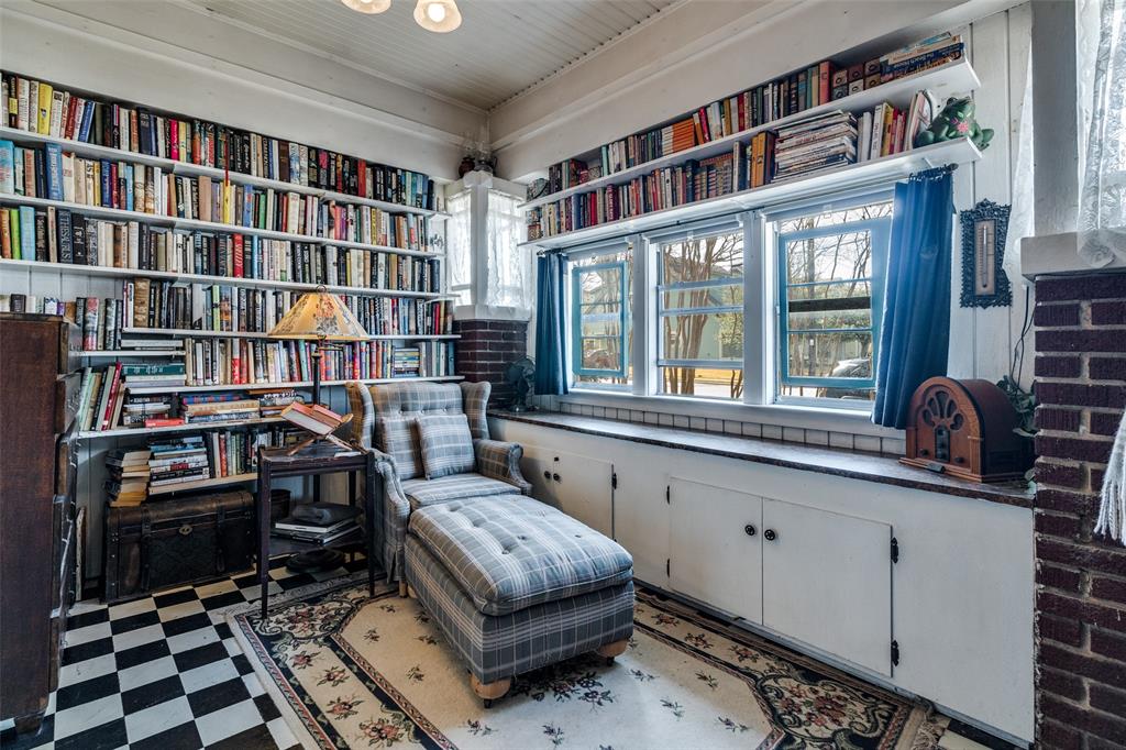 920 Cedar Hill Avenue