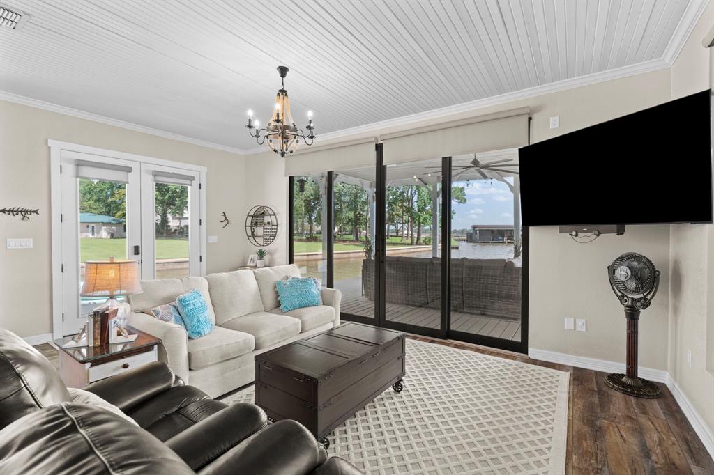 South Point Lake Tyler - Residential