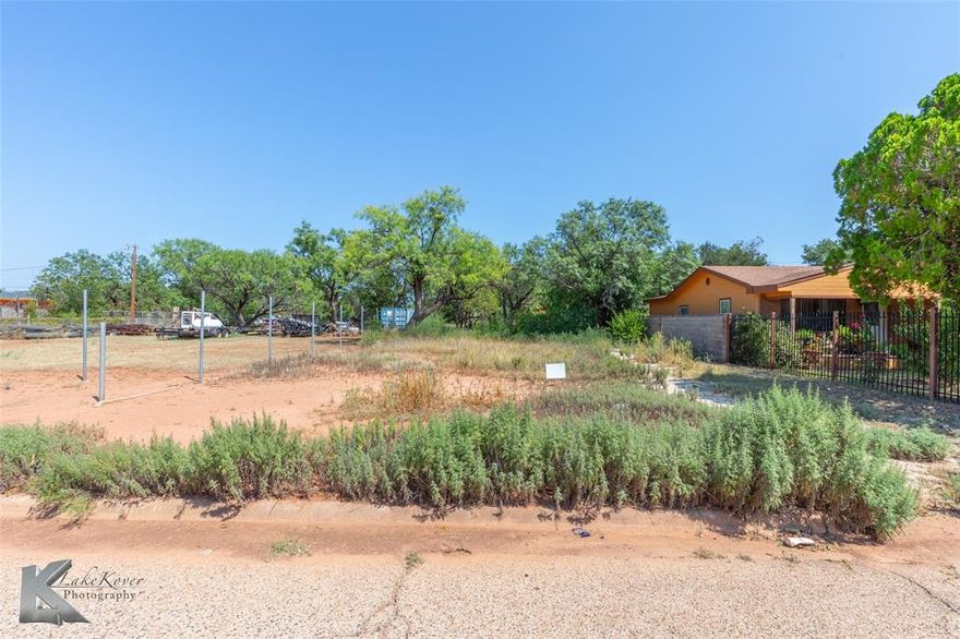 This is a bundle package with 2517 Shelton, S 18th and 2517 Ball St. All different MLS numbers due to regulation ALL selling as a bundle.